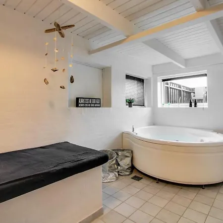 Holiday home Hansina - 500m From The Sea In Western Jutland By Interhome *