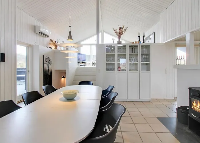 Hansina - 500m From The Sea By Interhome